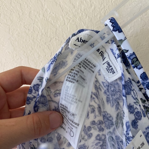 NWT Abercrombie & Fitch Bikini Top and Sarong - Picture 10 of 11